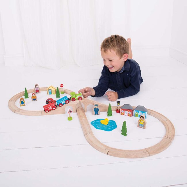 BIGJIGS TRAIN FIGURE OF EIGHT TRAIN SET