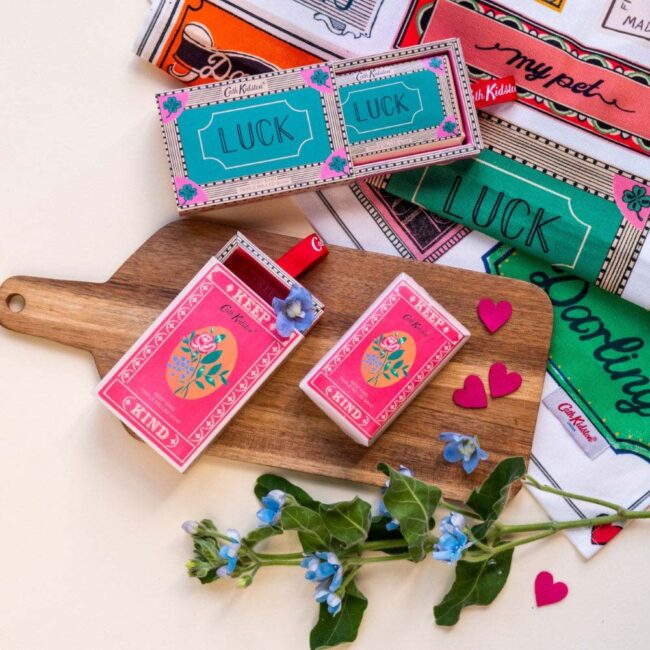 HEATHCOTE & IVORY CATH KIDSTON KEEP KIND HANGING MATCHBOX SOAP