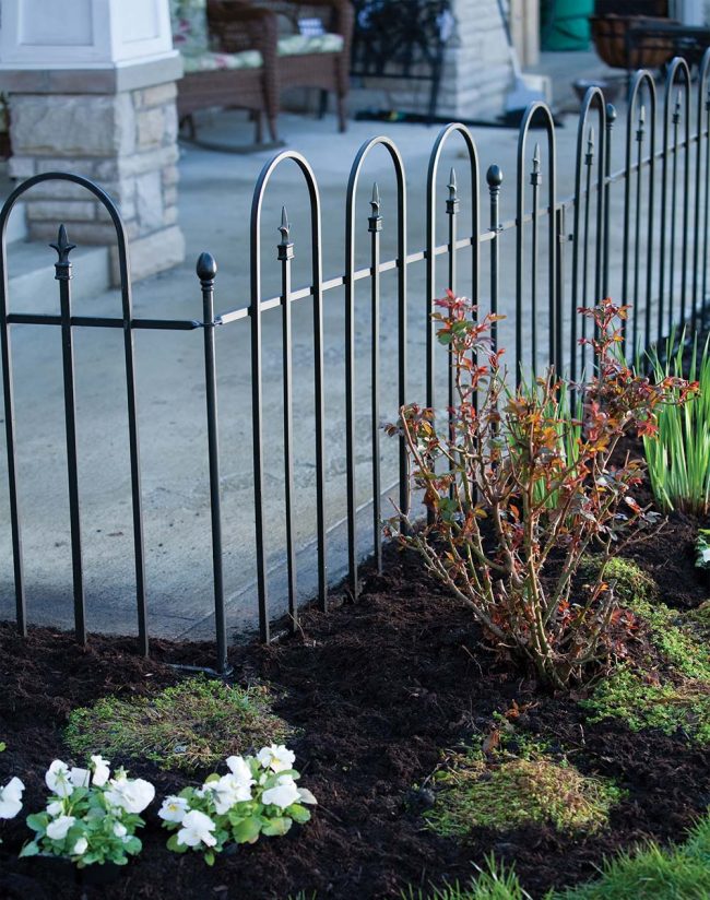 PANACEA TRIPLE ARCH FINIAL FENCE BLACK