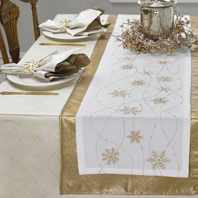 WALTON & CO SNOWFLAKE TABLE RUNNER GOLD - Image 2
